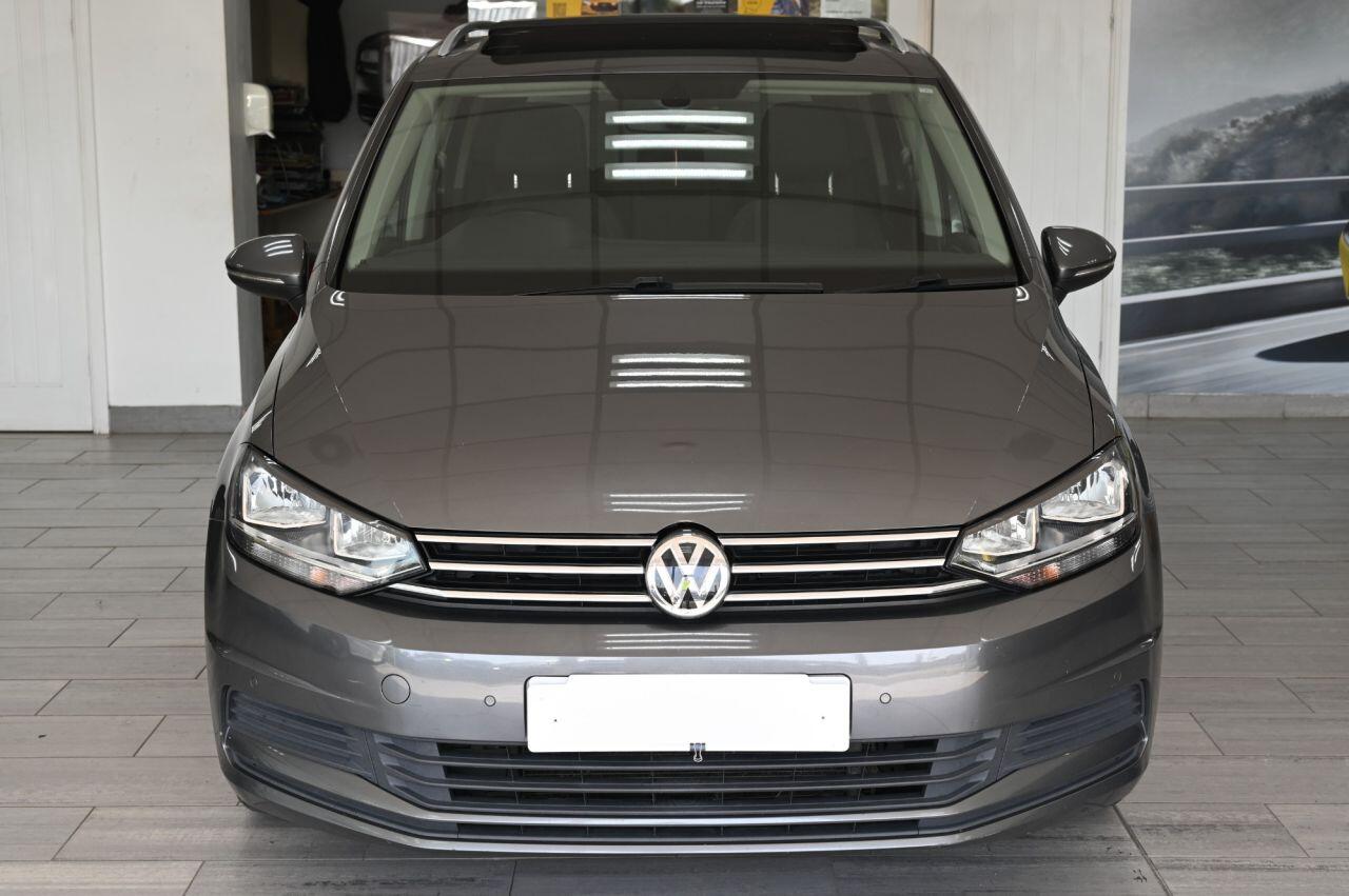 Volkswagen Touran view 6