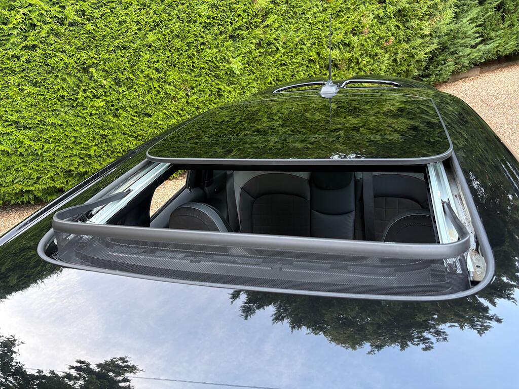 Mini Hatch view 31