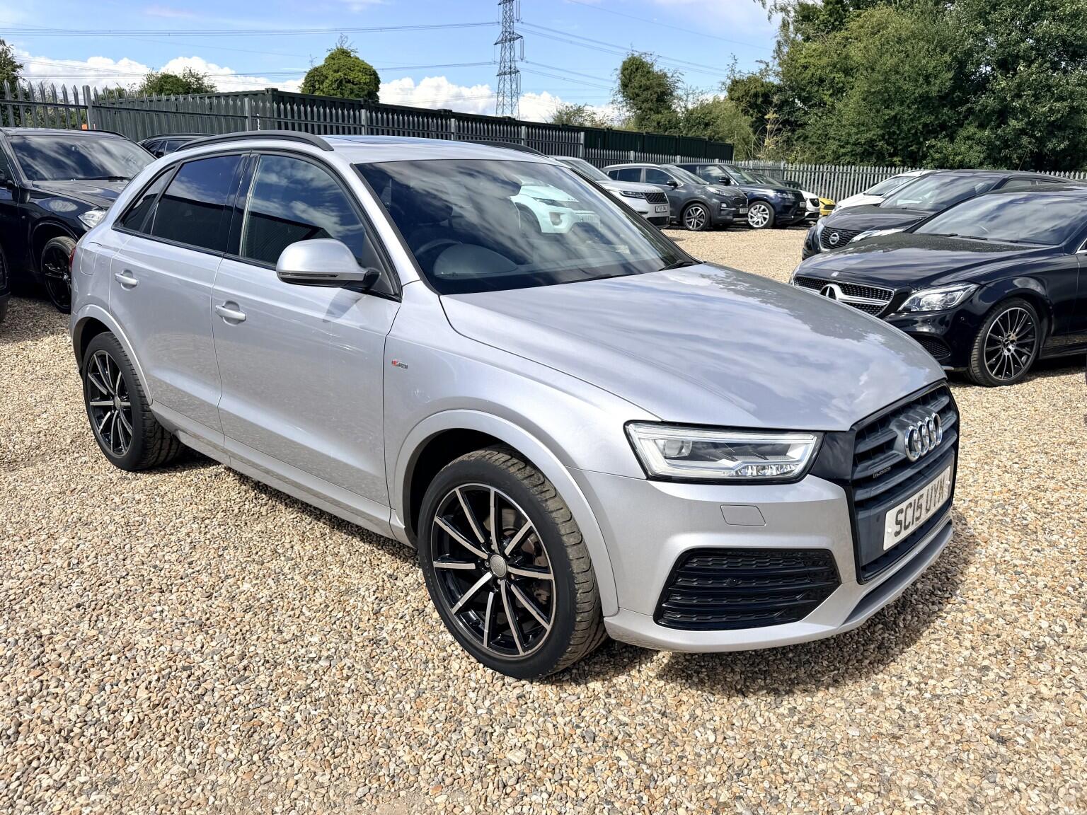 Audi Q3 view 12