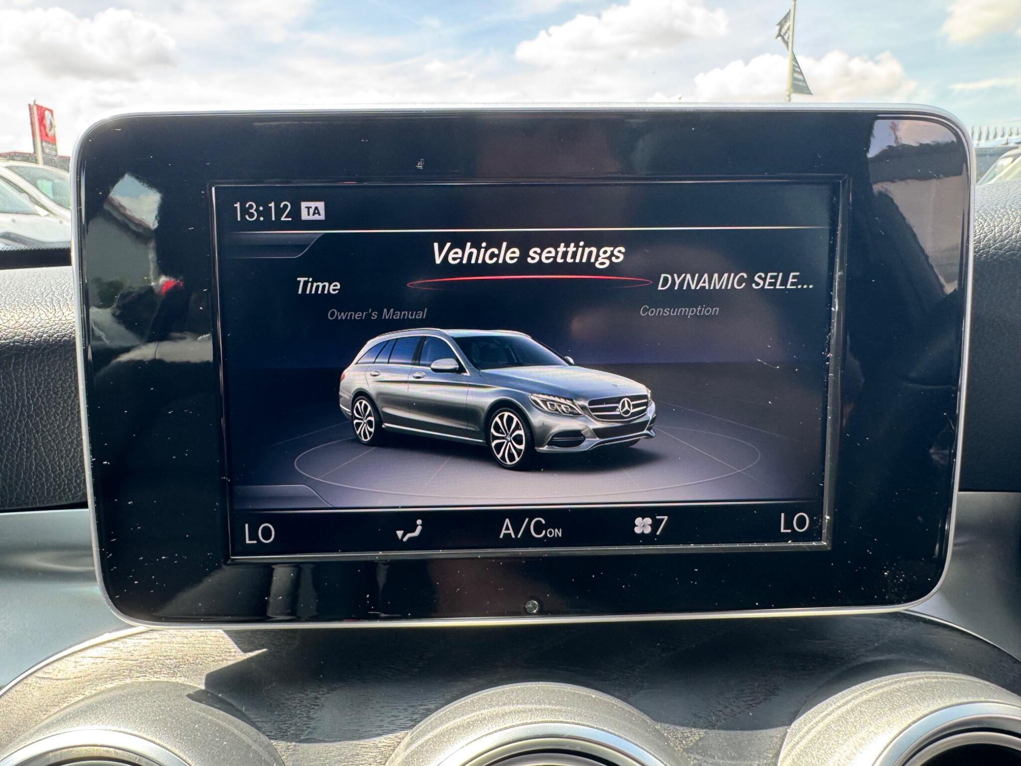 Mercedes-Benz C Class view 39