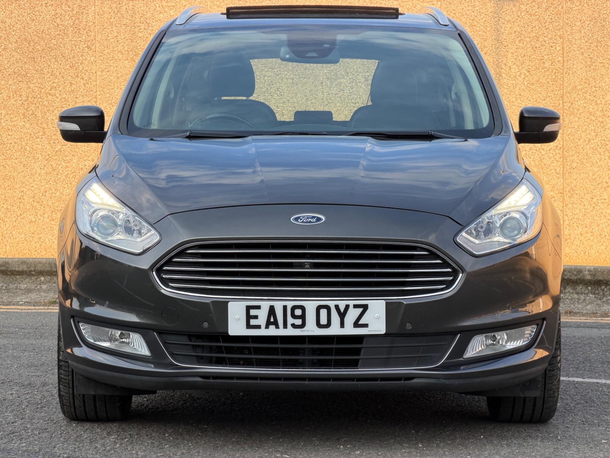Ford Galaxy view 10