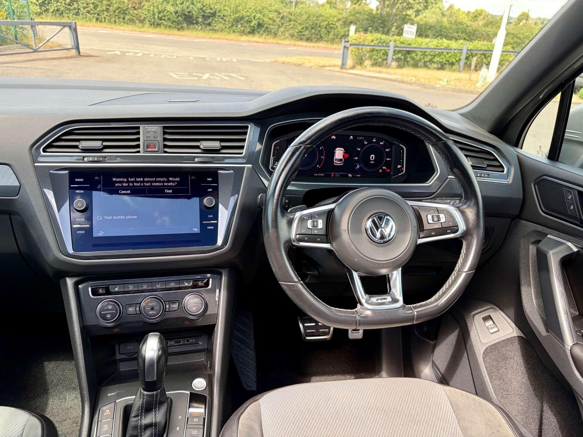 Volkswagen Tiguan view 2