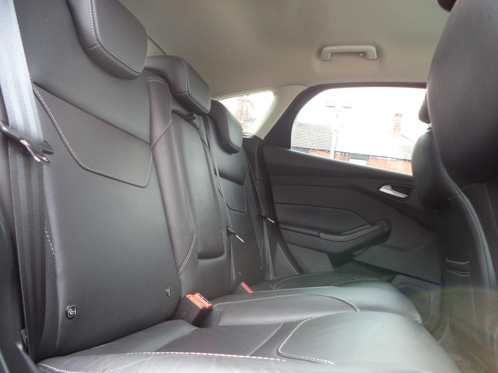 Ford Focus view 34