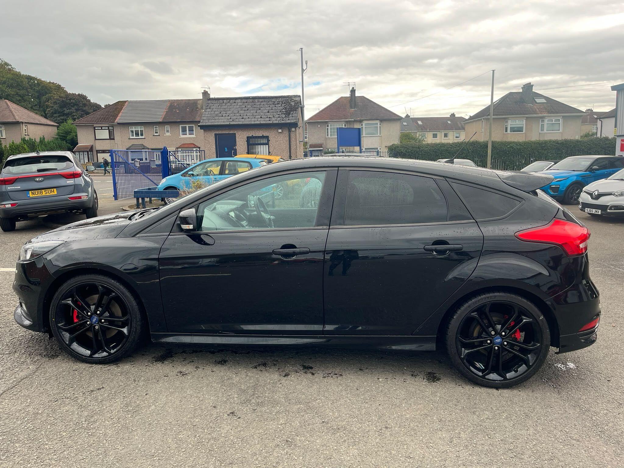 Ford Focus view 9