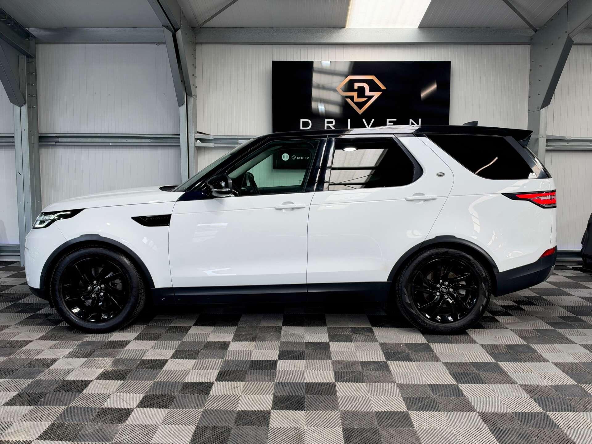 Land Rover Discovery view 14