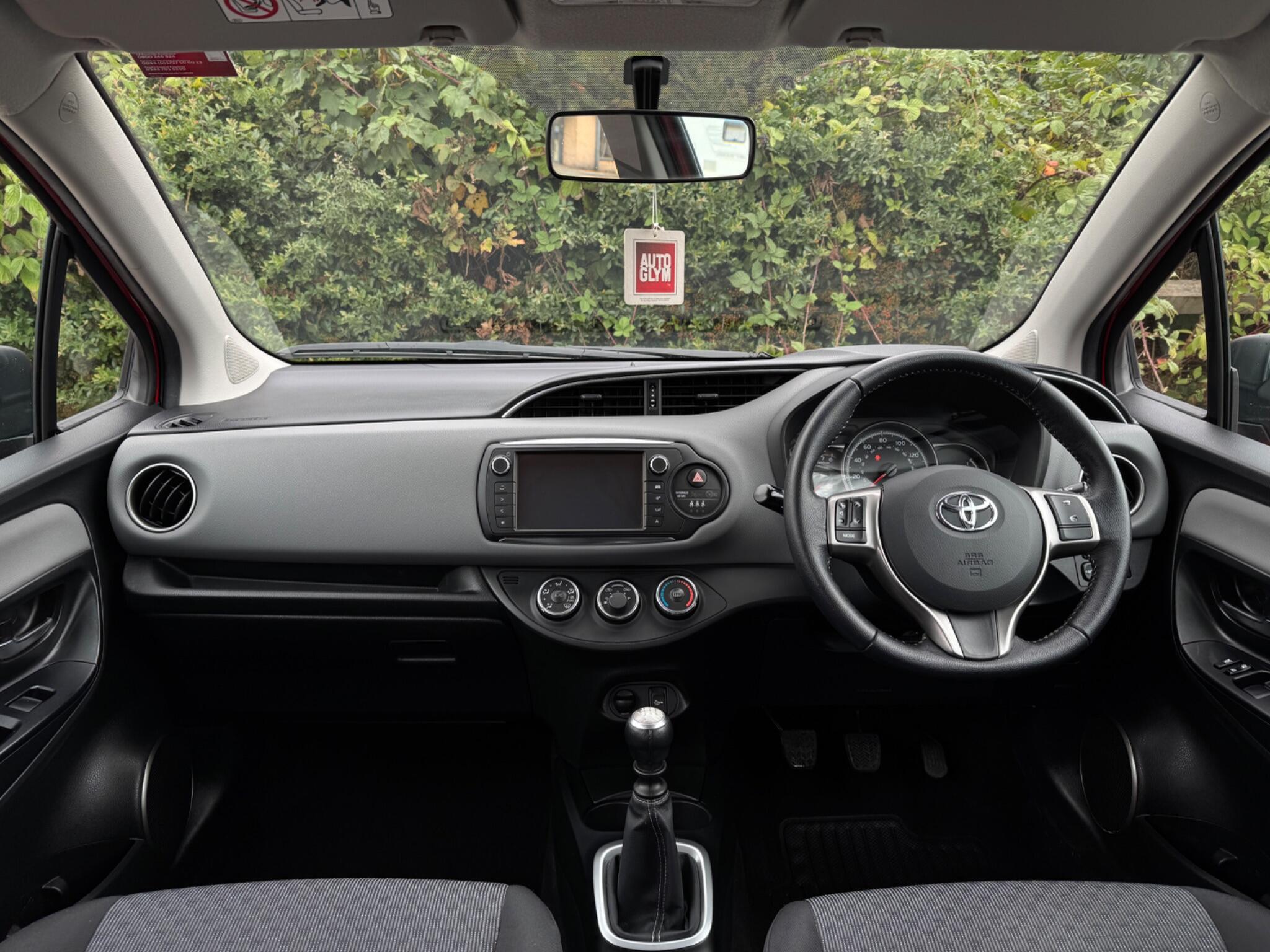 Toyota Yaris view 13