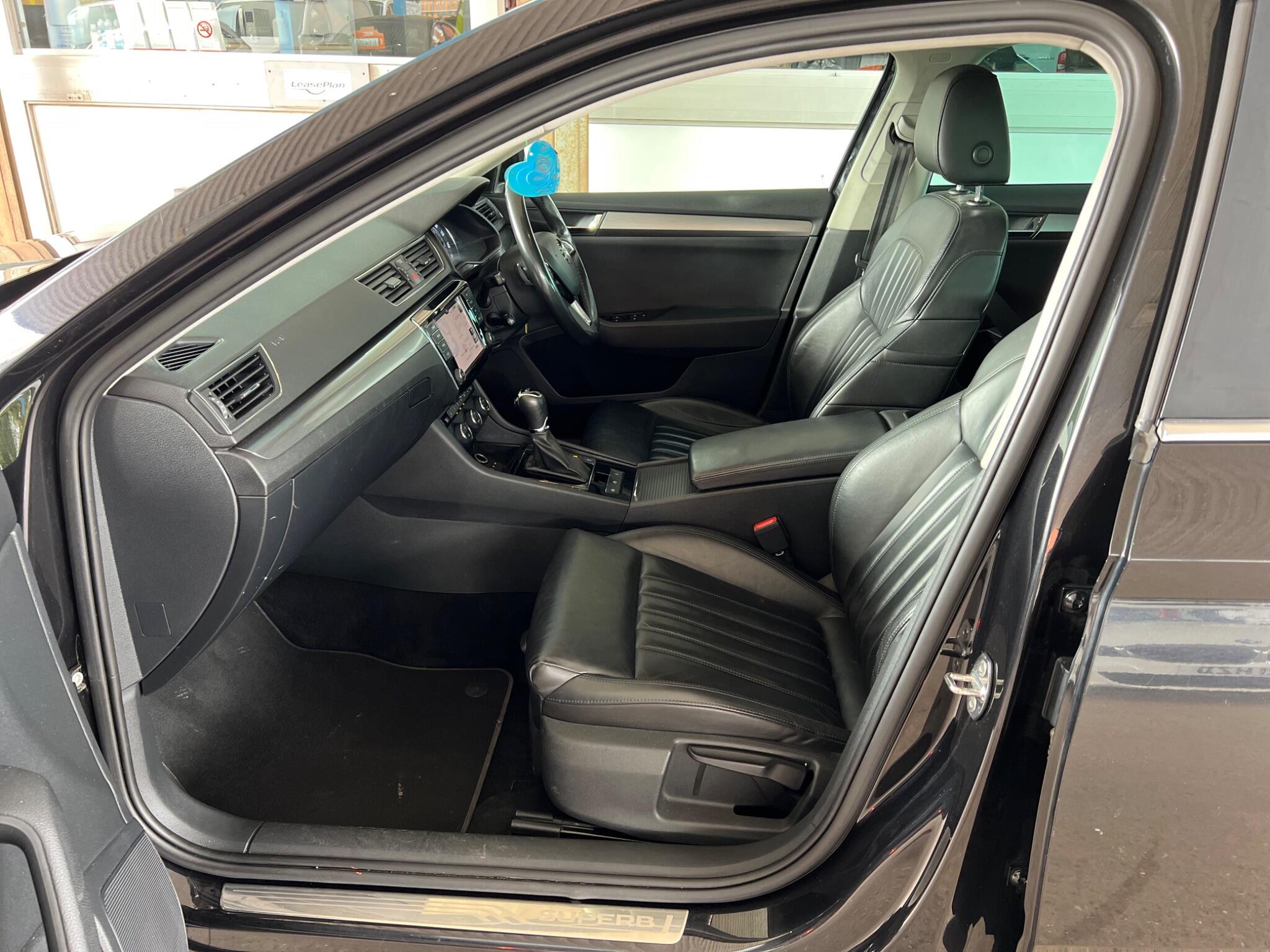 Skoda Superb view 5
