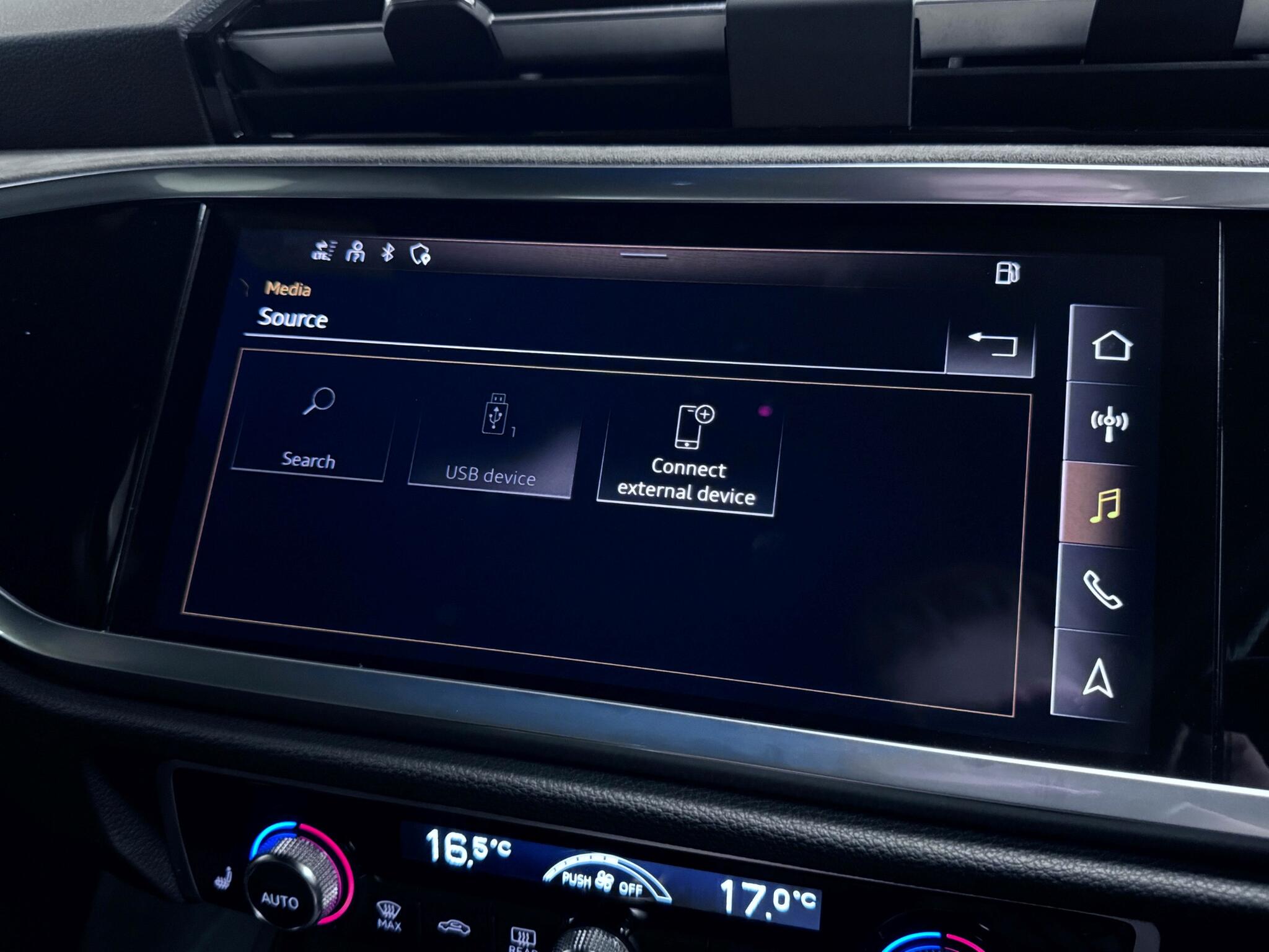 Audi RS Q3 view 45