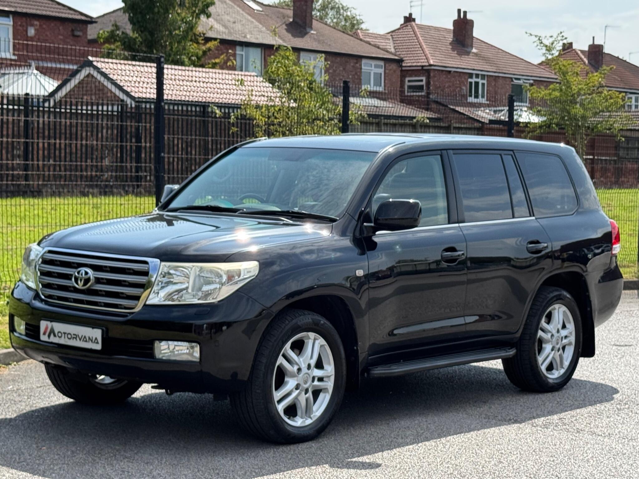 Toyota Land Cruiser view 7