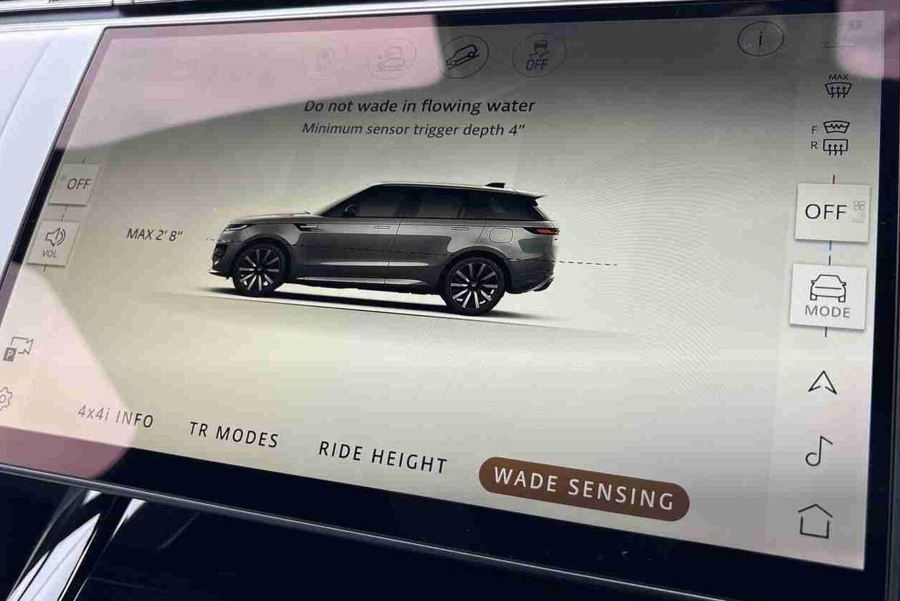 Land Rover Range Rover Sport view 45