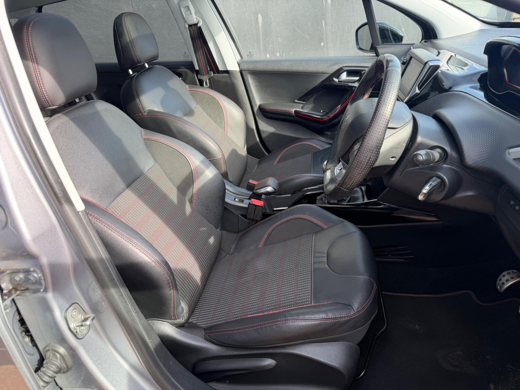Peugeot 2008 view 8