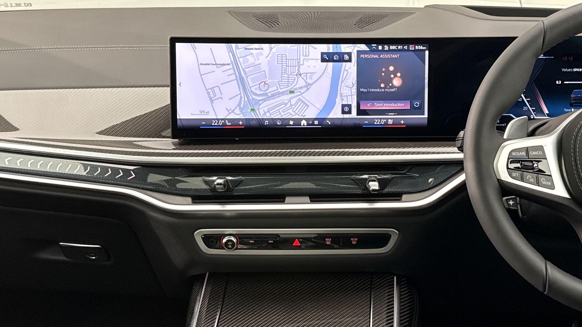 BMW X7 view 8