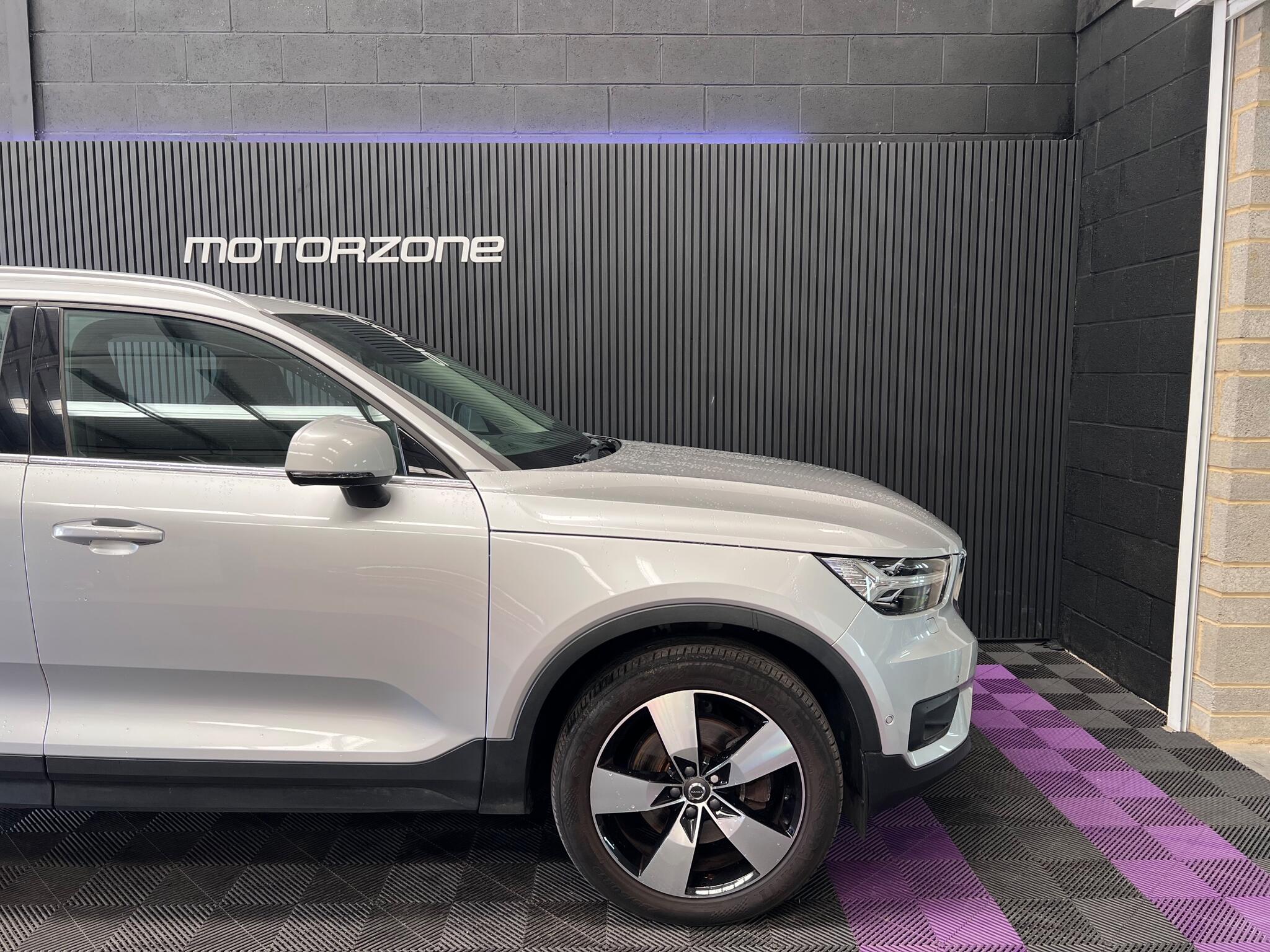 Volvo XC40 view 8