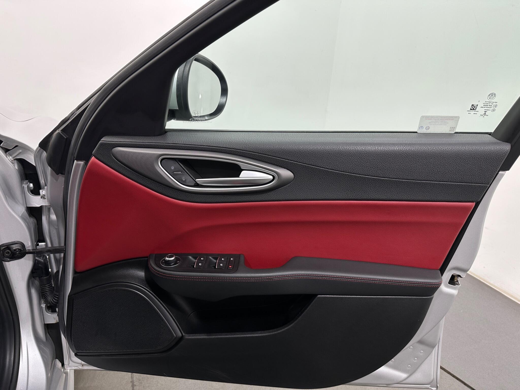 Alfa Romeo Giulia view 34