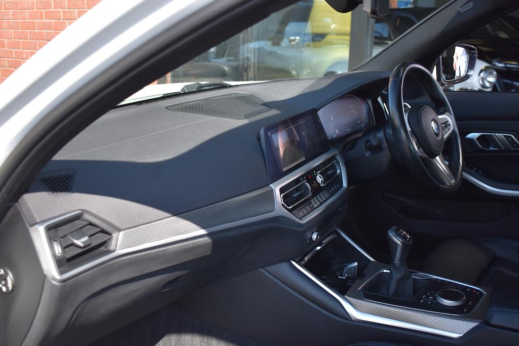 BMW 3 Series view 36