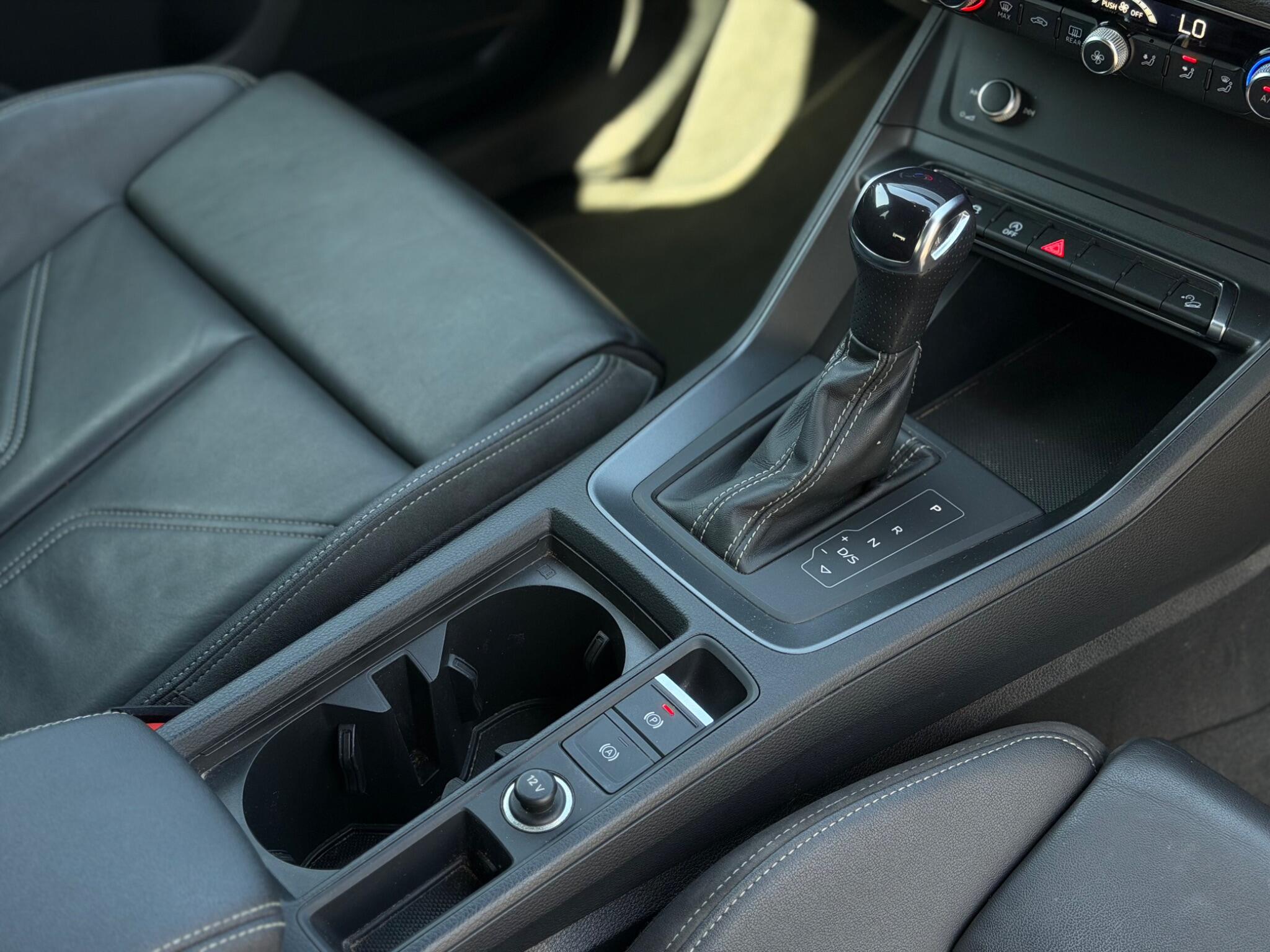 Audi Audi Q3 view 16