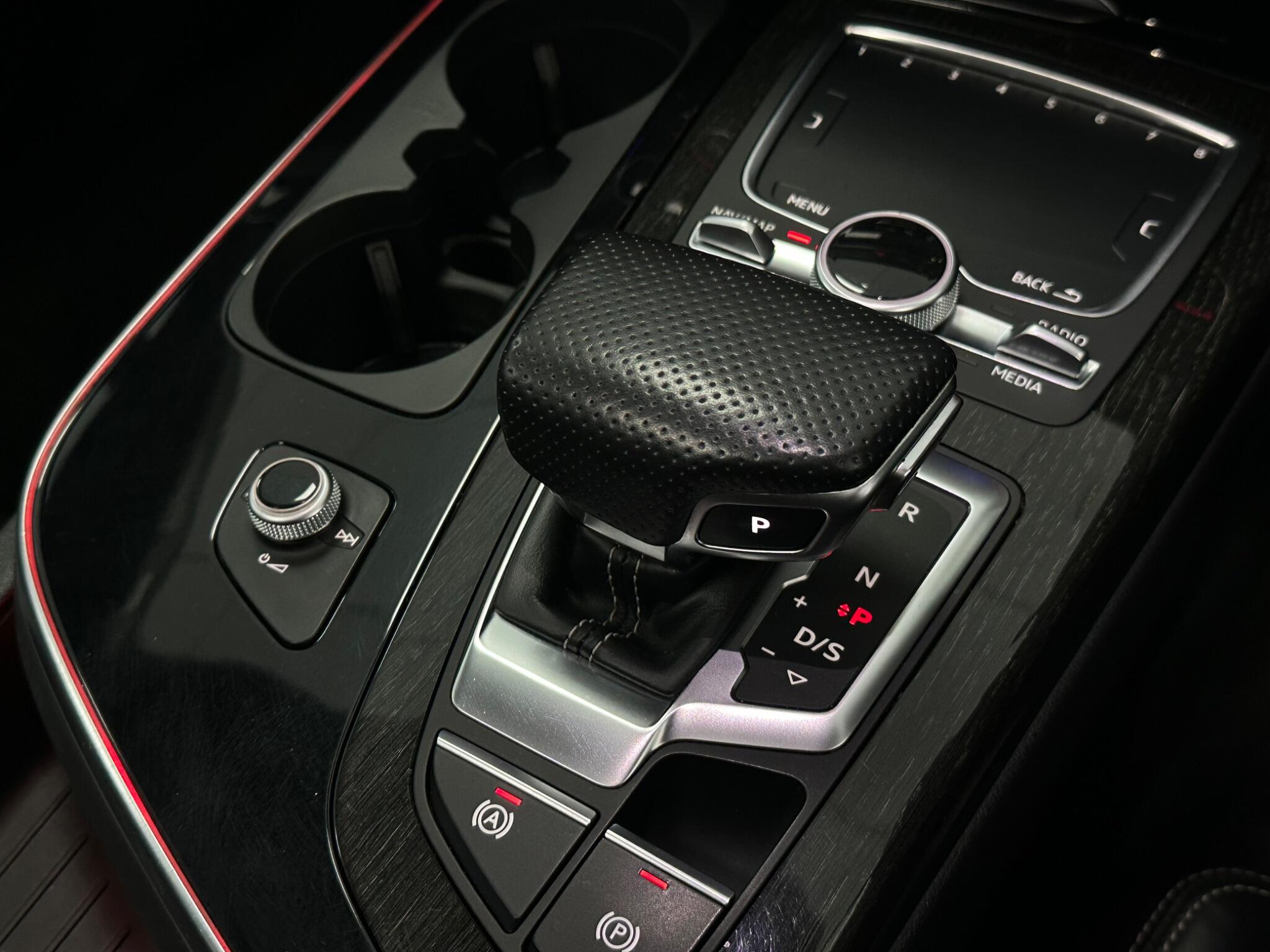 Audi Q7 view 25