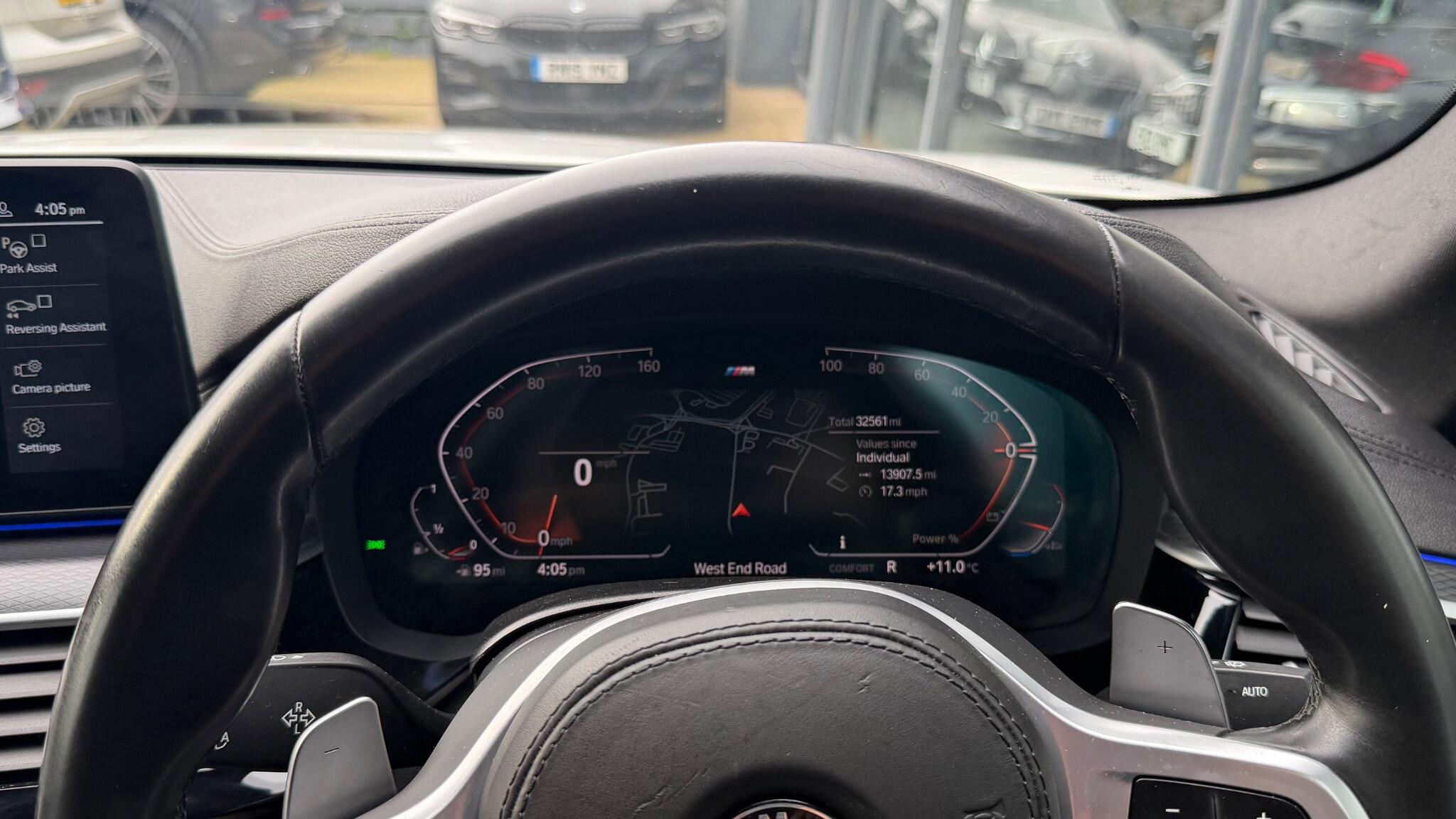 BMW 5 Series view 15