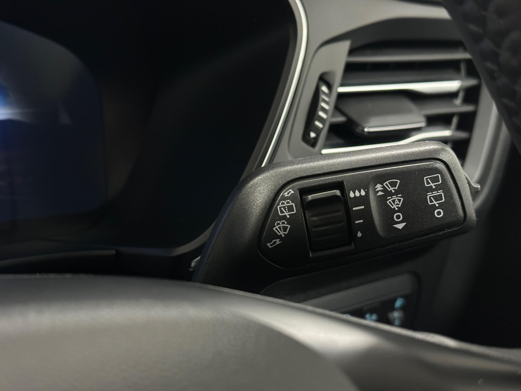 Ford Kuga view 16