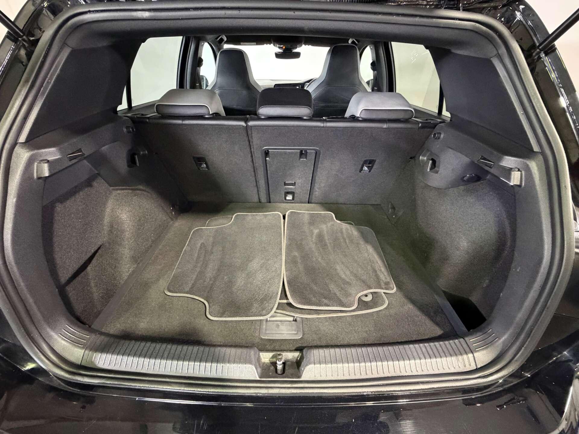 Volkswagen Golf view 10