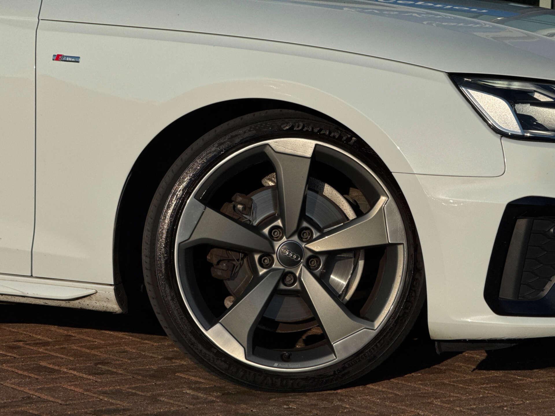 Audi A4 Avant view 20