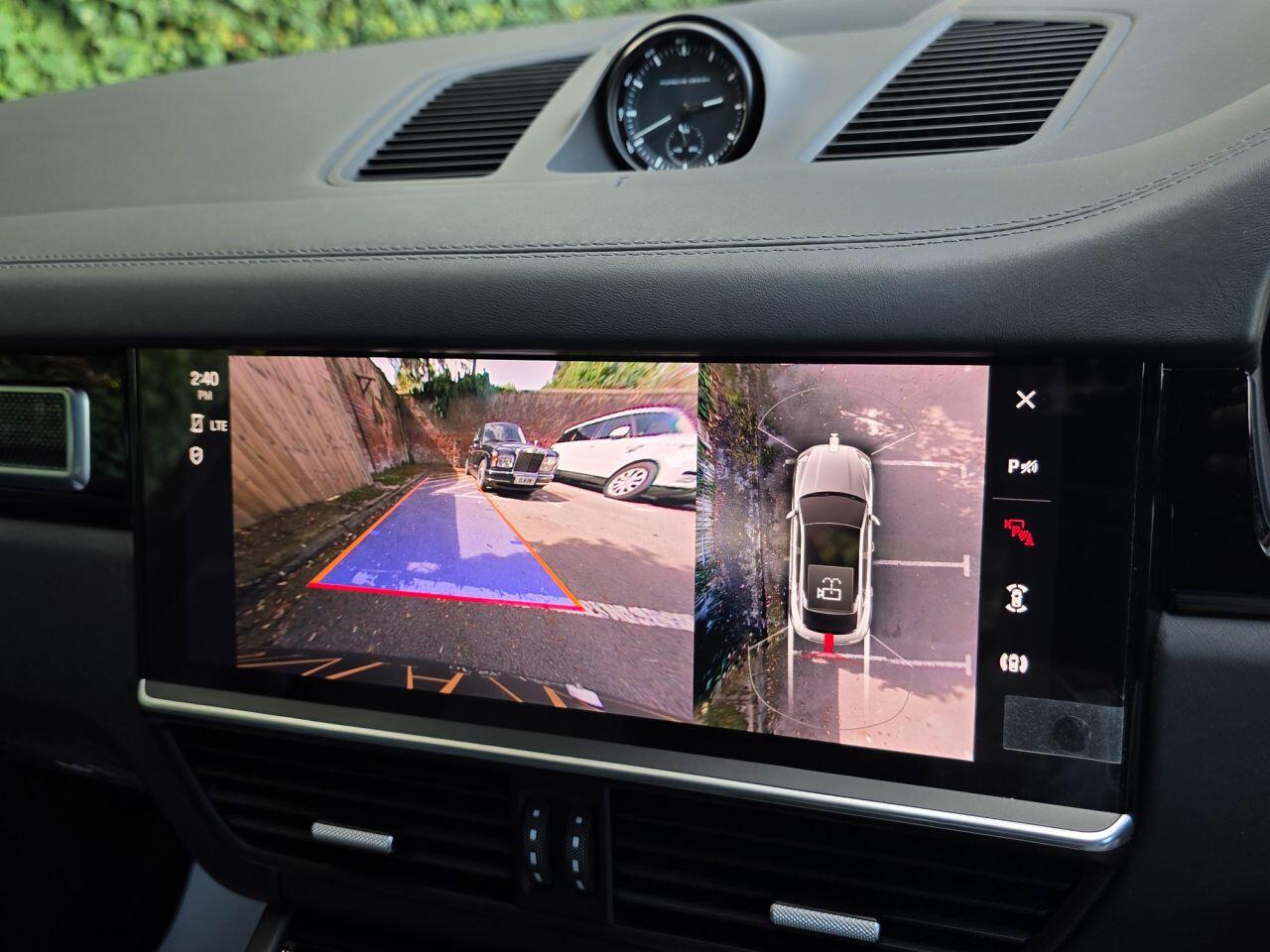 Porsche Cayenne view 22