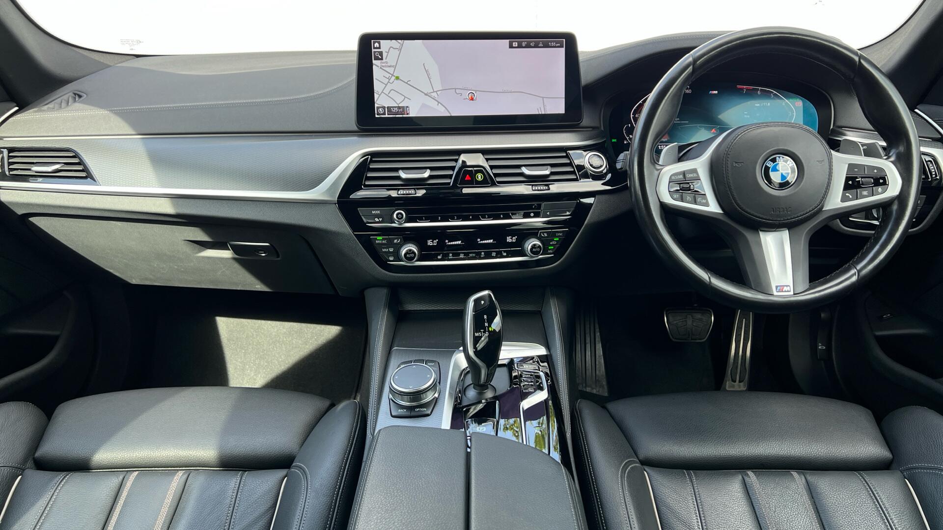 BMW 5 Series view 4