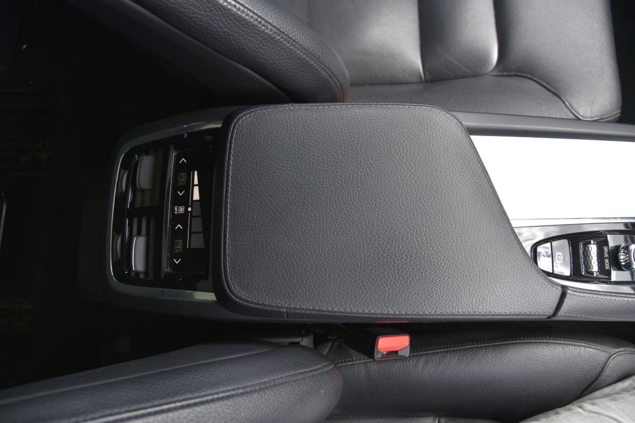 Volvo XC90 view 41
