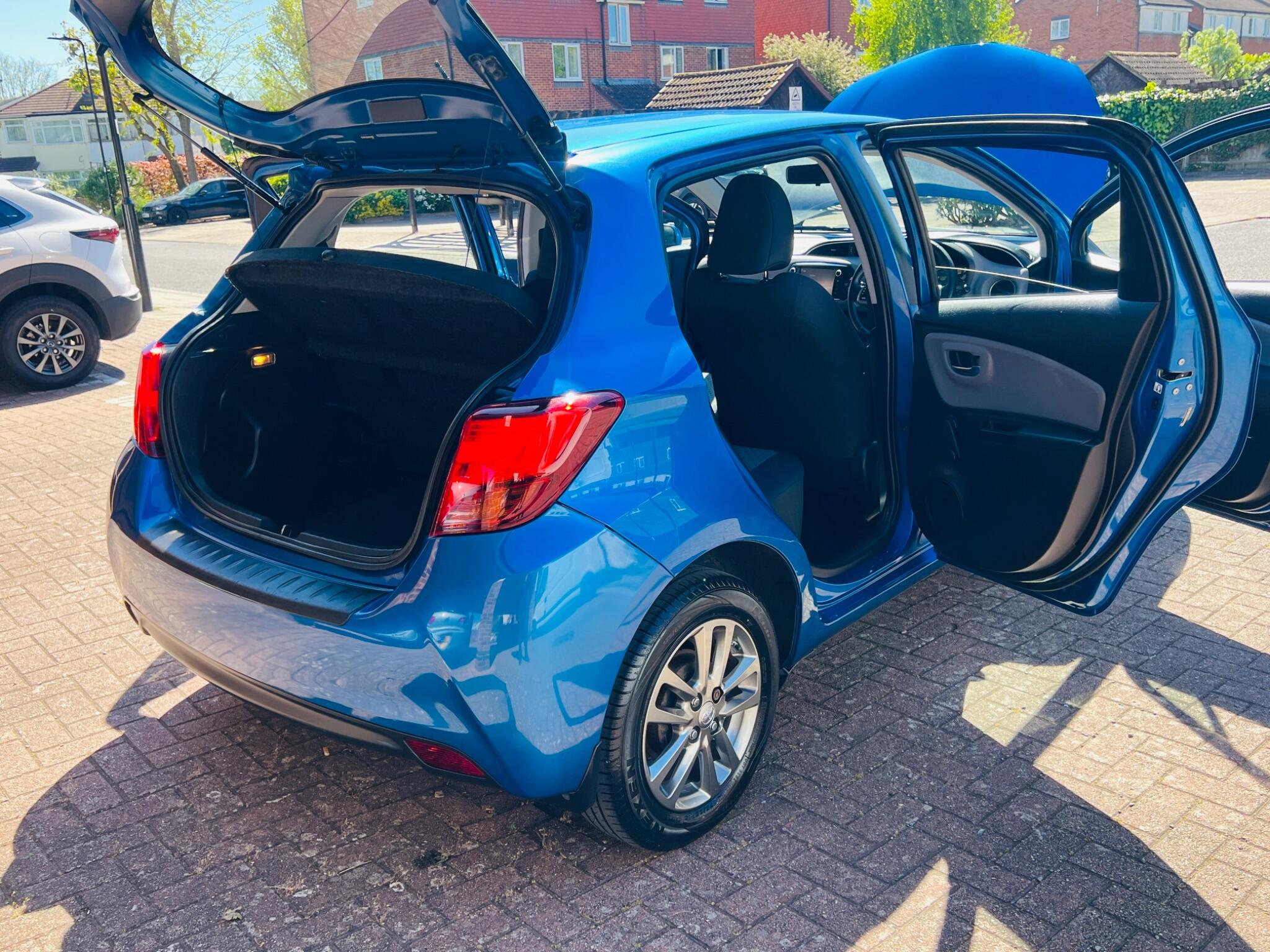Toyota Yaris view 30