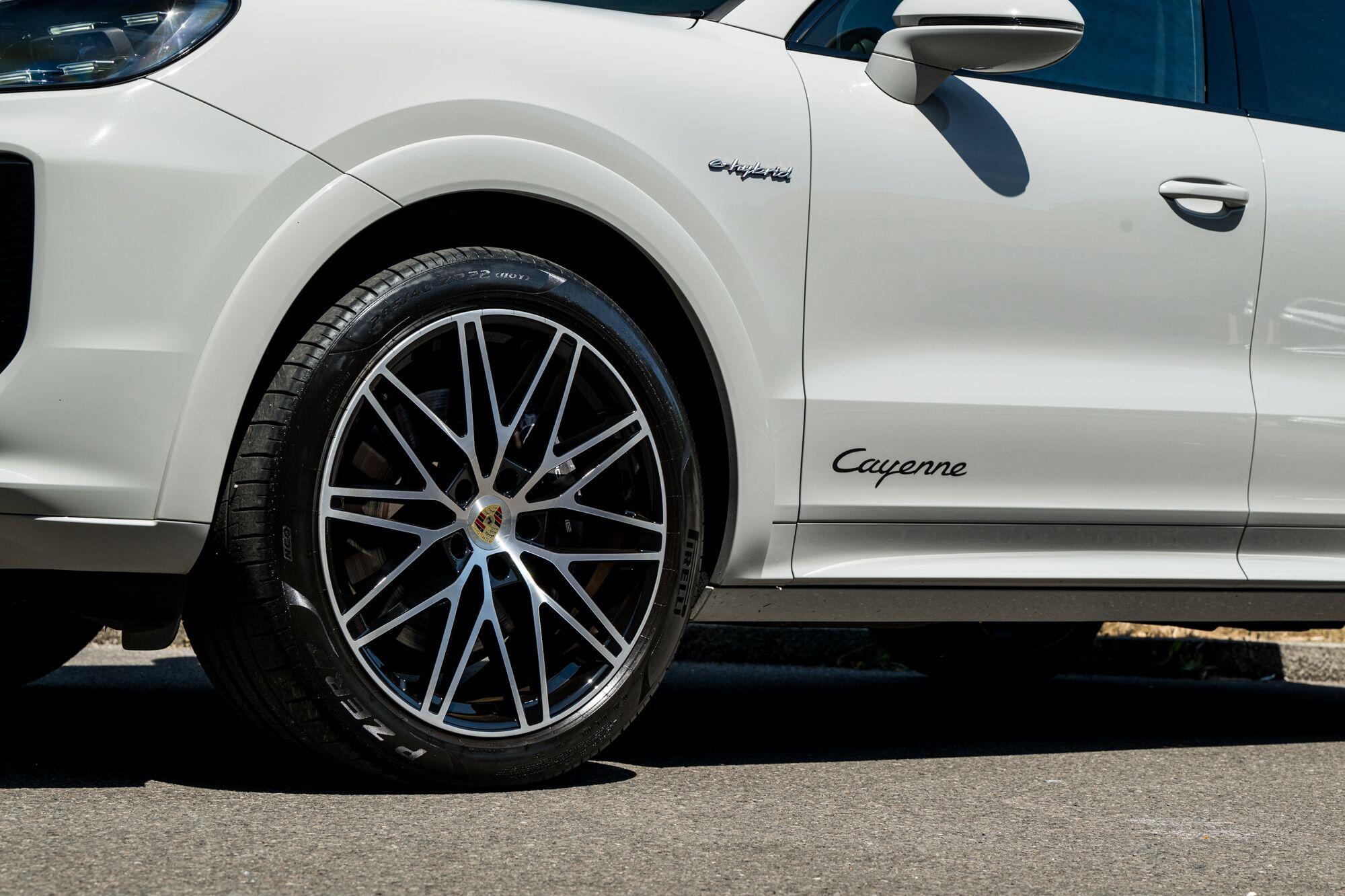 Porsche Cayenne view 14