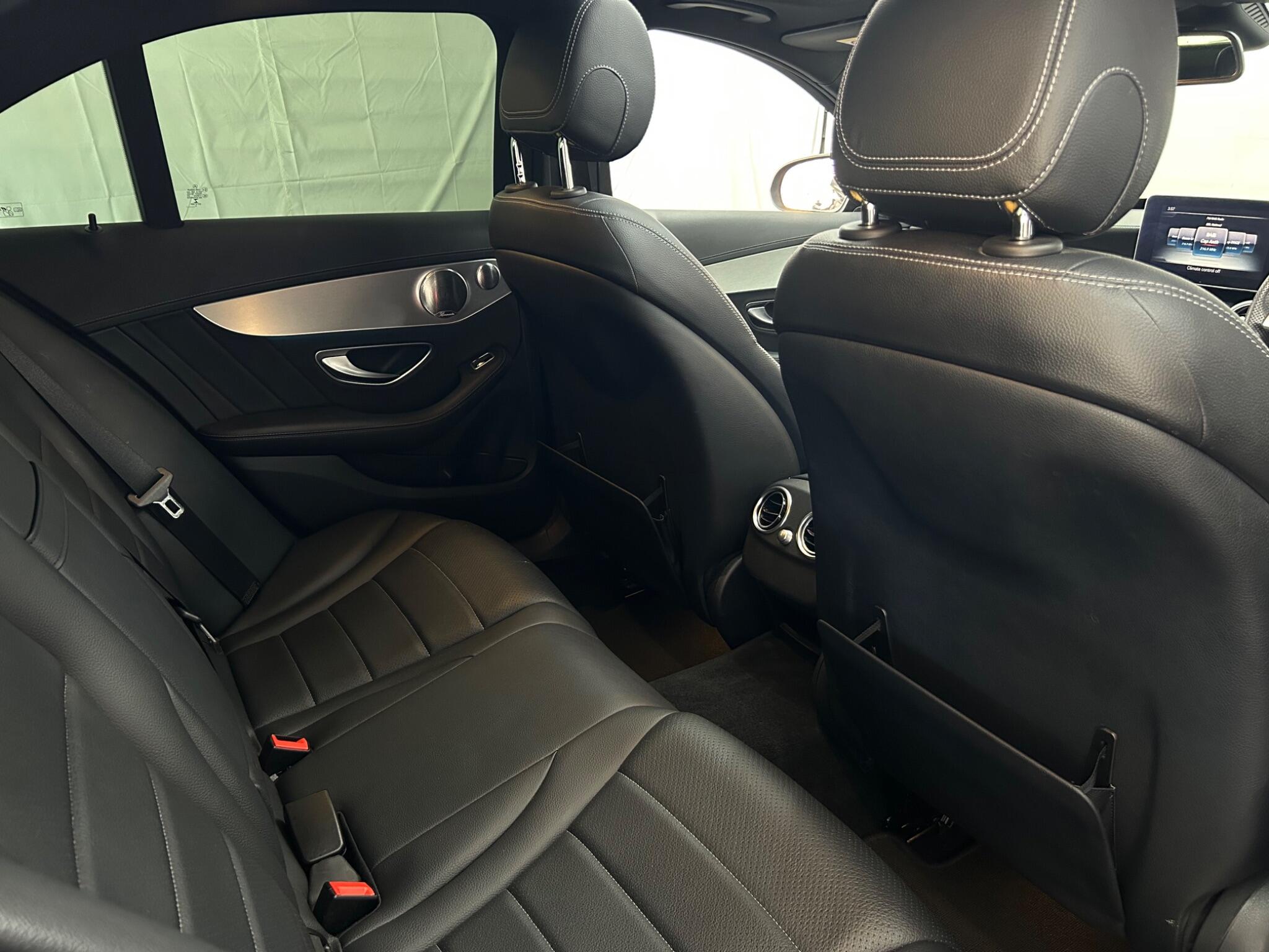 Mercedes-Benz C Class view 24