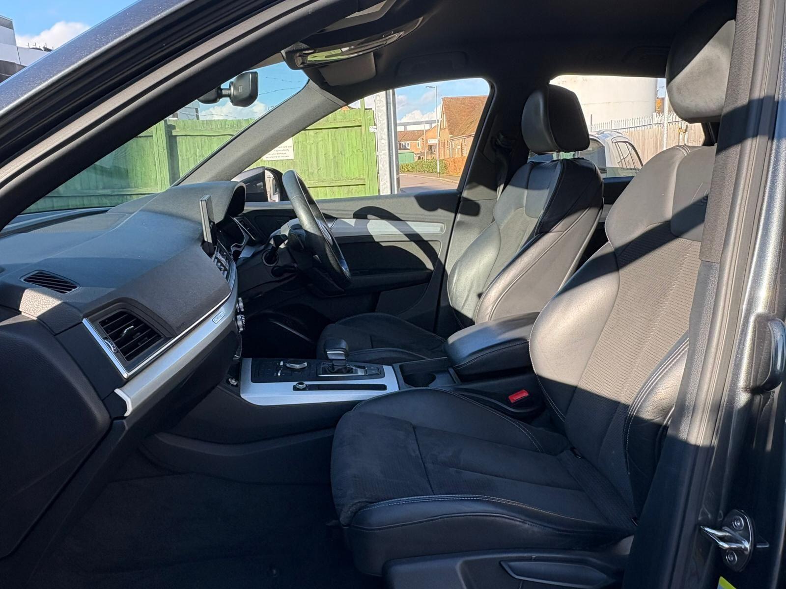 Audi Q5 view 28