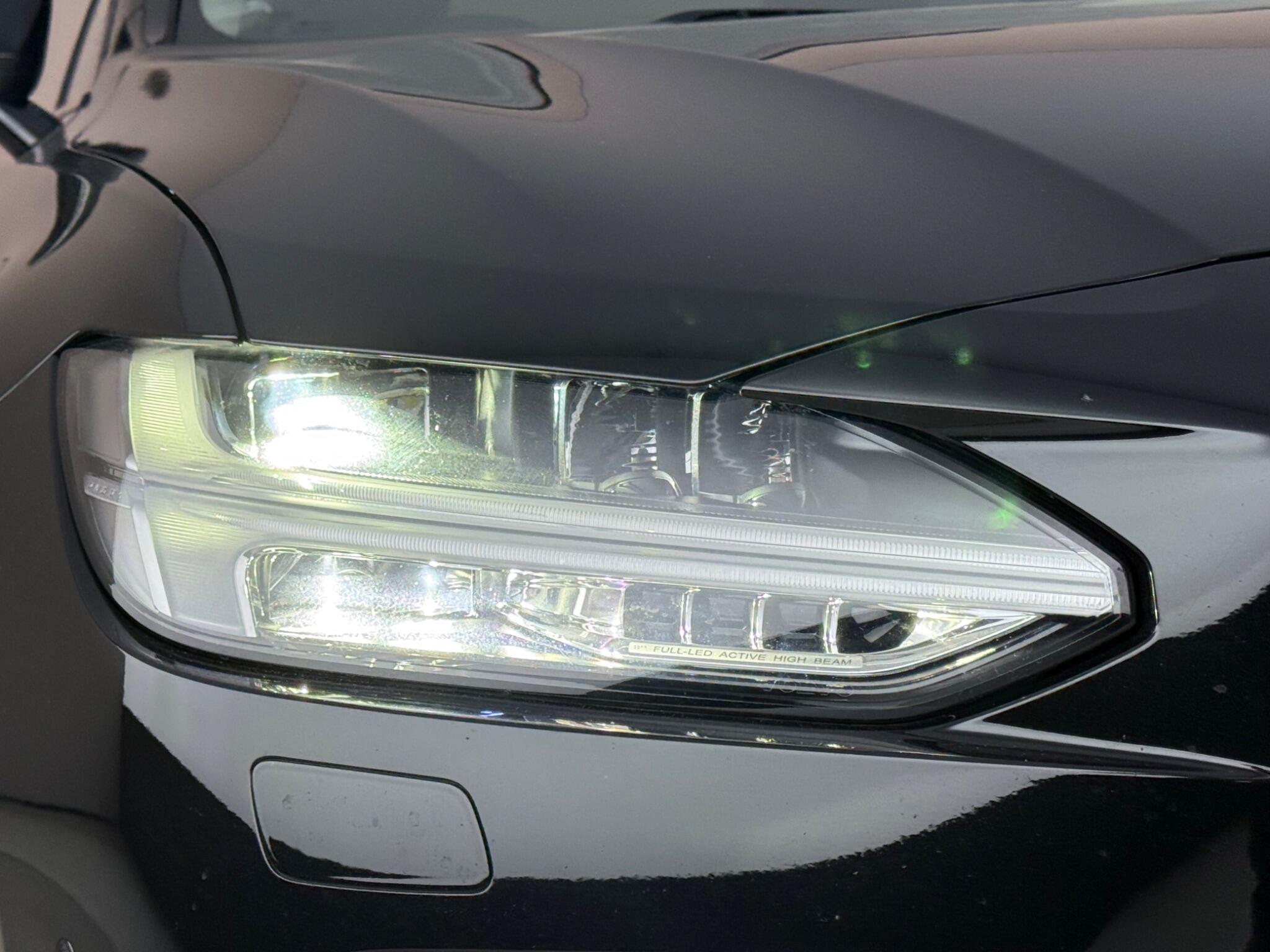Volvo S90 view 11