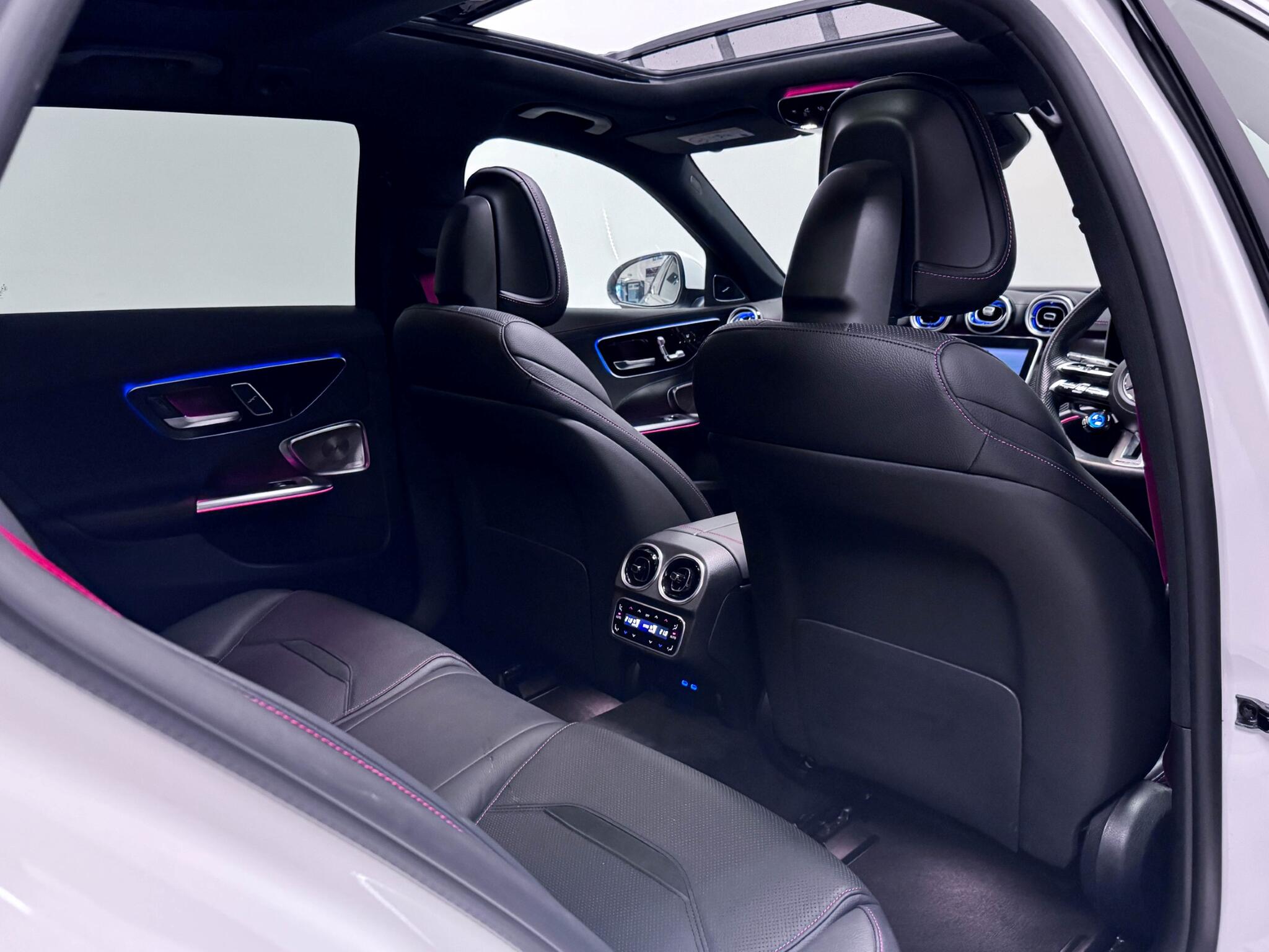 Mercedes-Benz C-Class view 11