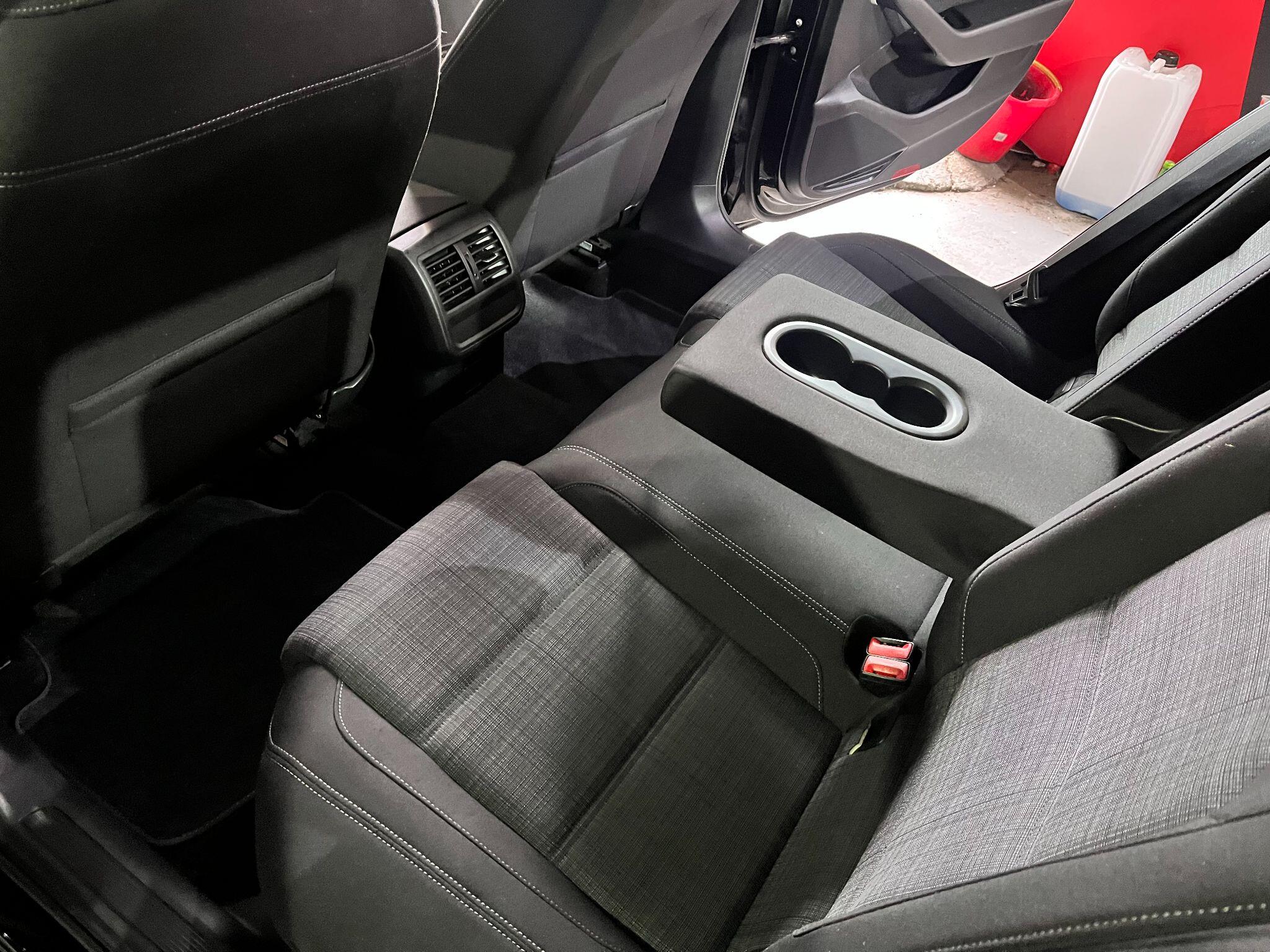 Volkswagen Passat view 44
