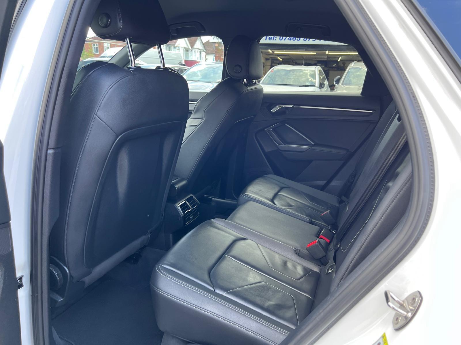 Audi Q3 view 35