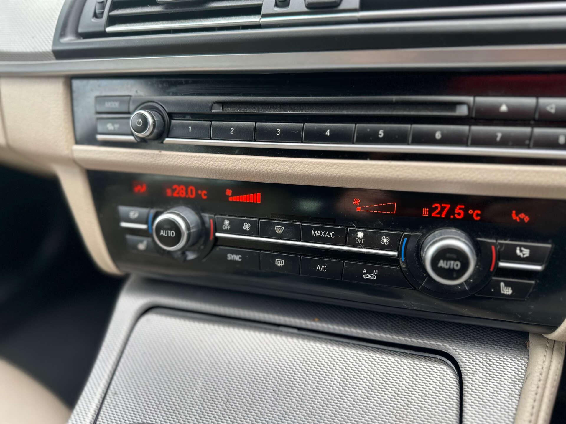BMW 5 Series view 26