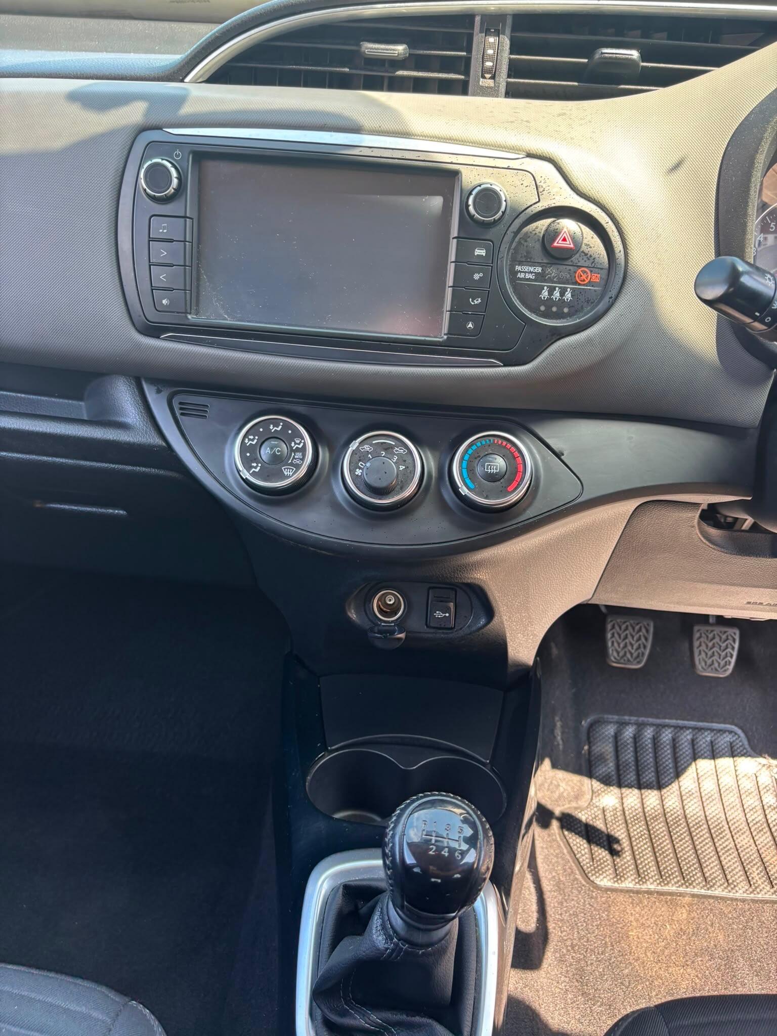 Toyota Yaris view 23