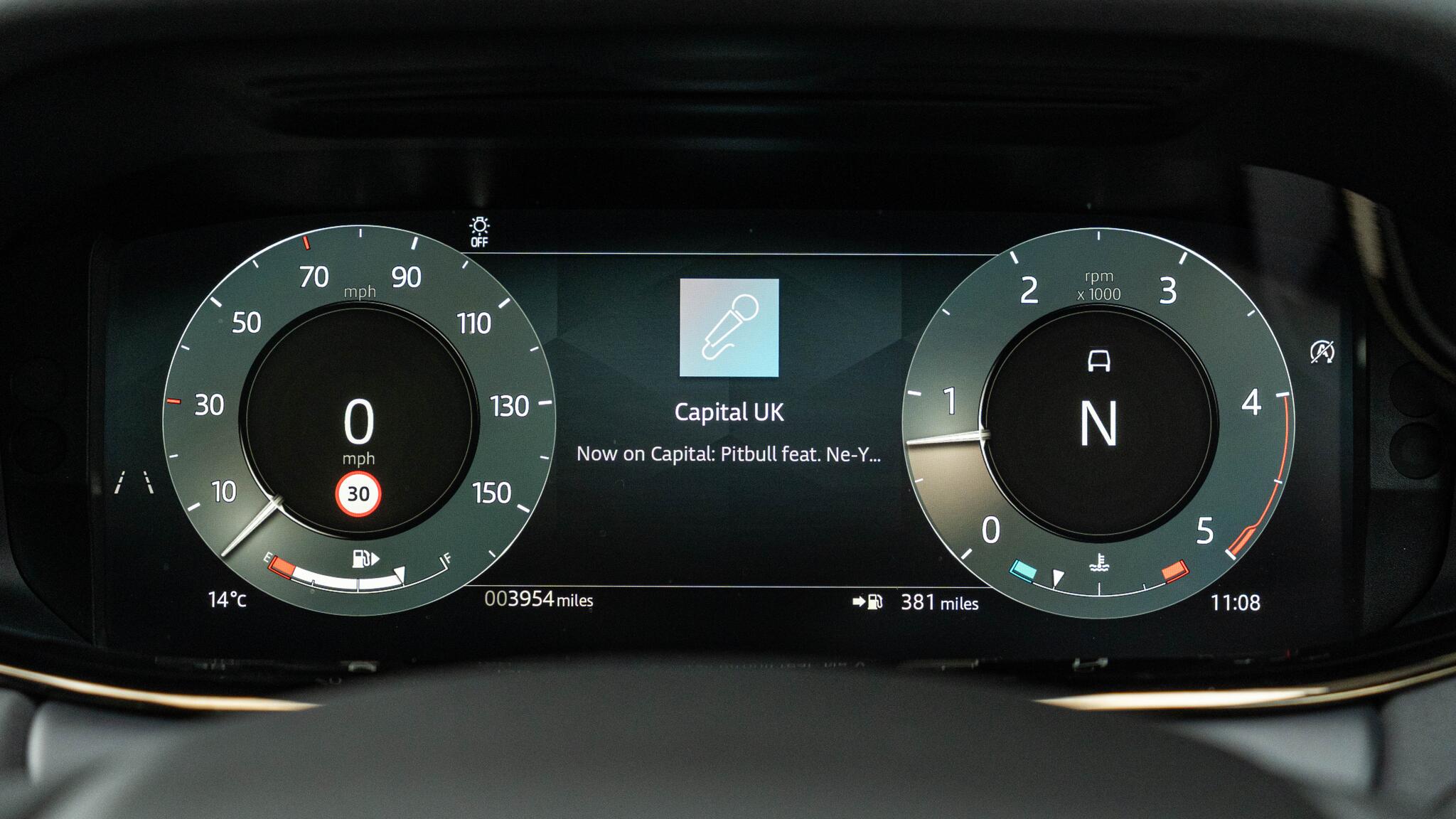 Land Rover Range Rover Evoque view 16