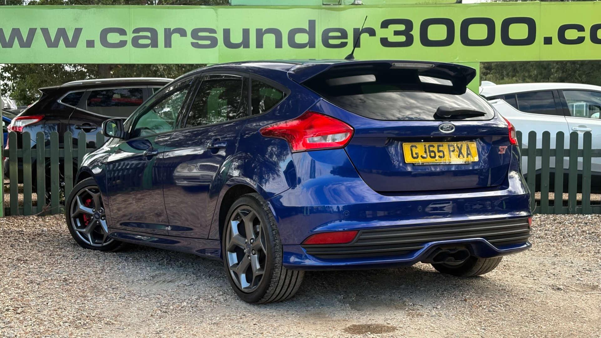Ford Focus view 8