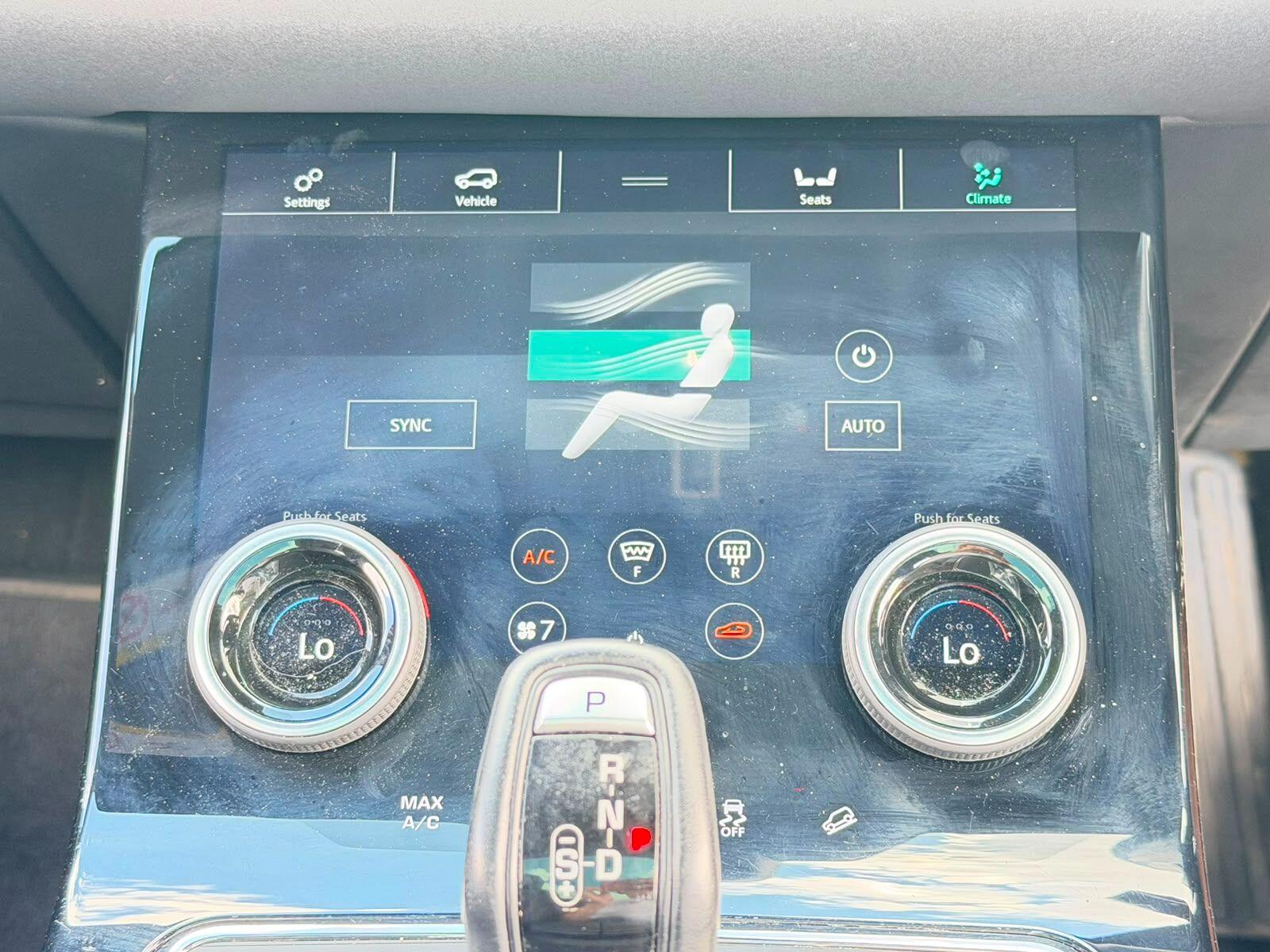 Land Rover Range Rover Evoque view 25