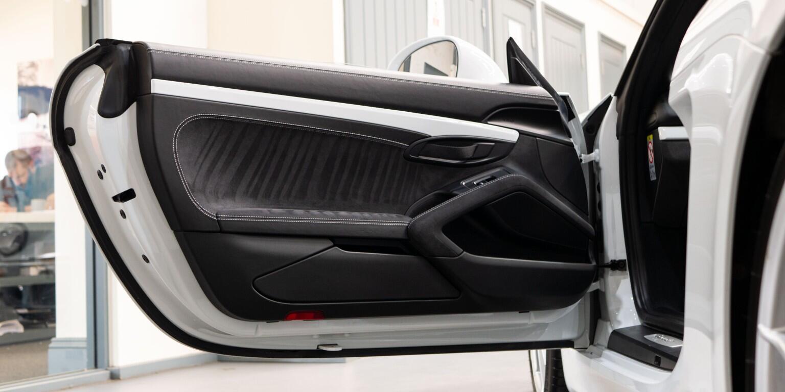 Porsche Boxster view 35