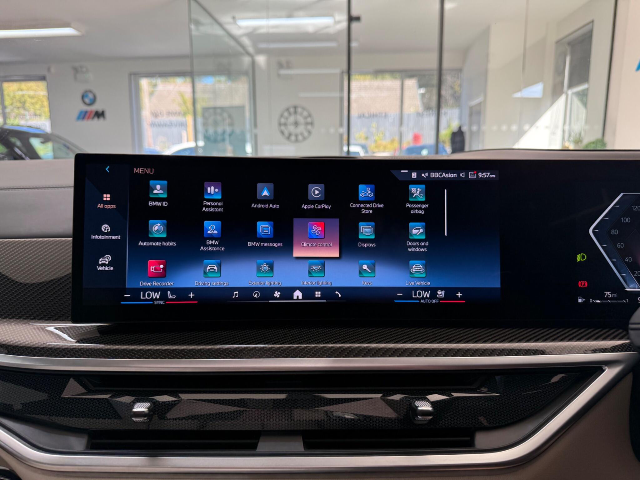 BMW X7 view 39