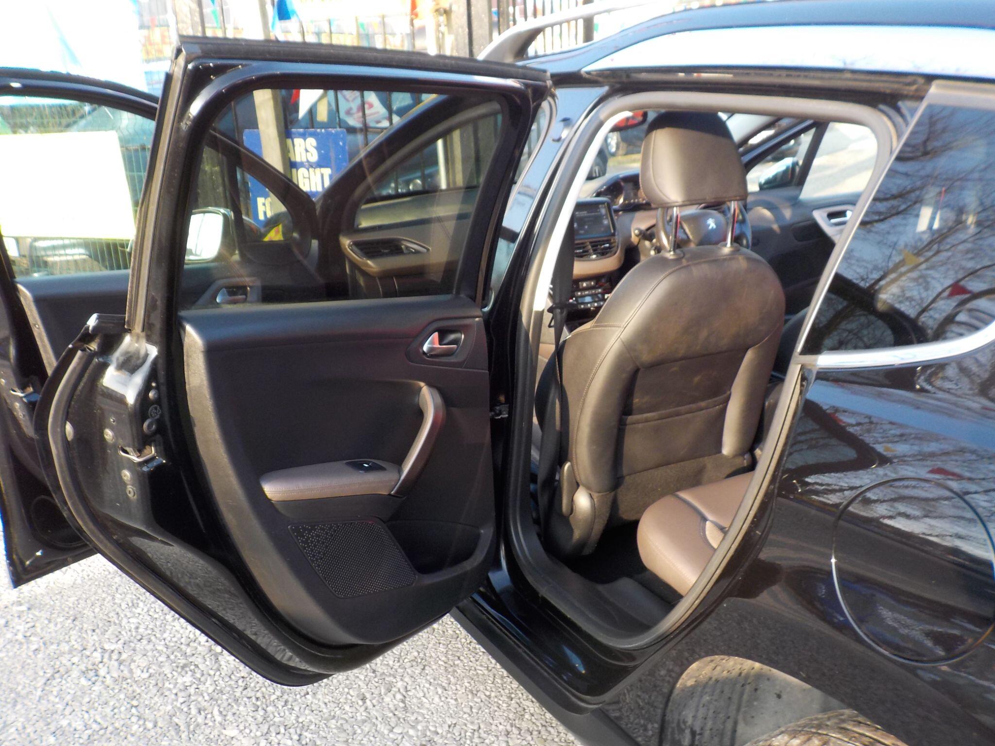 Peugeot 2008 1.6 BlueHDi Feline Euro 6 (s/s) 5dr (Calima)