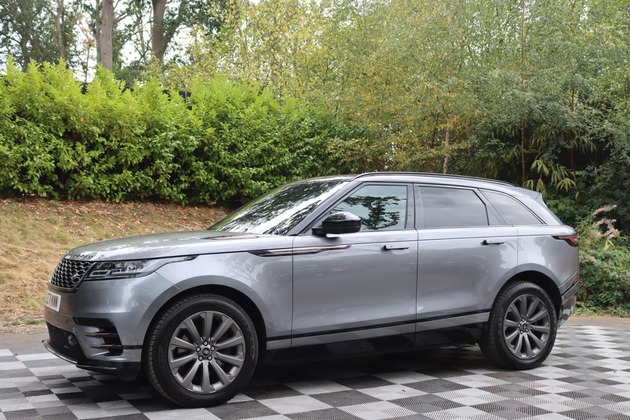 Land Rover Range Rover Velar view 17