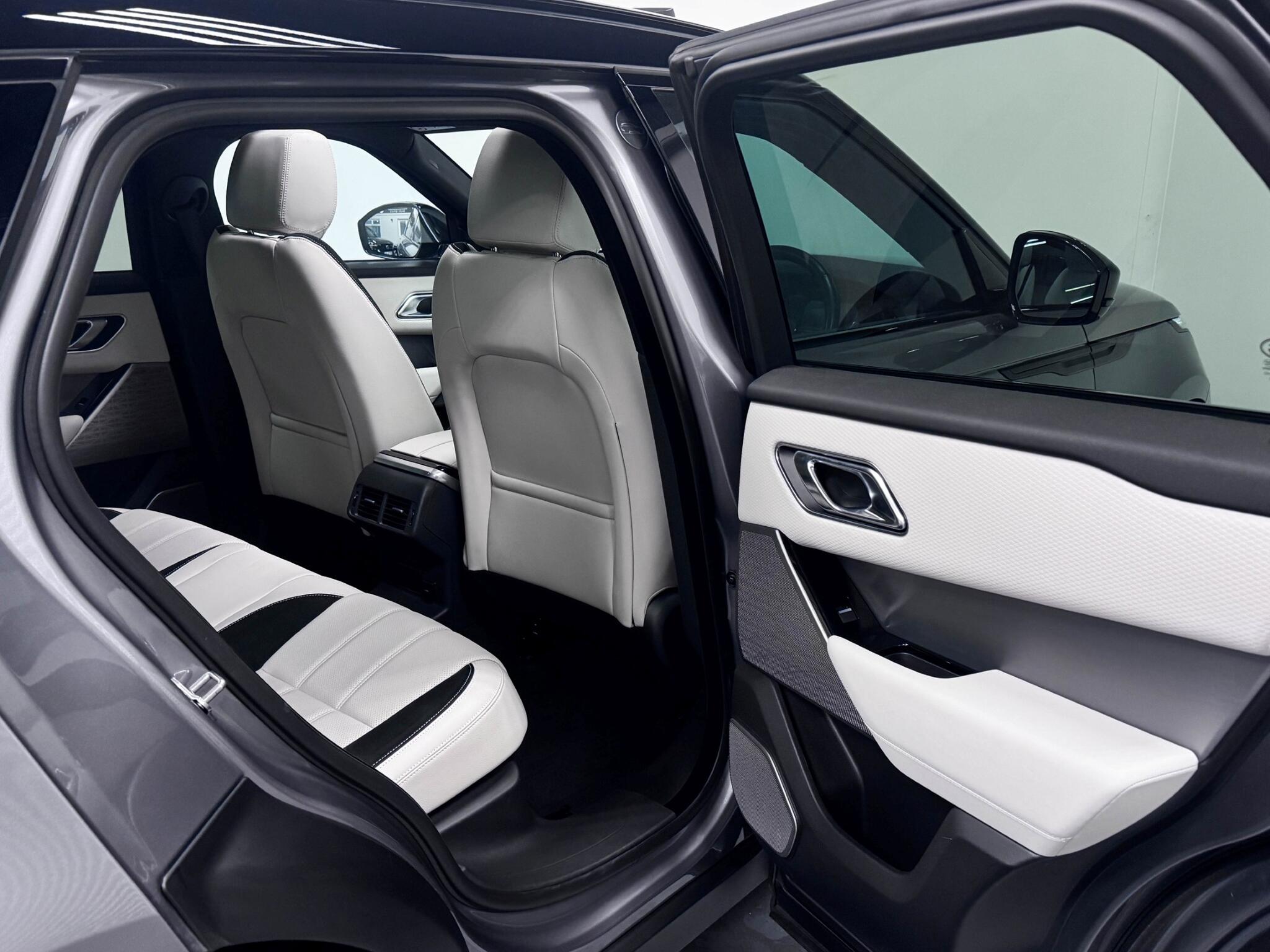 Land Rover Range Rover Velar view 27
