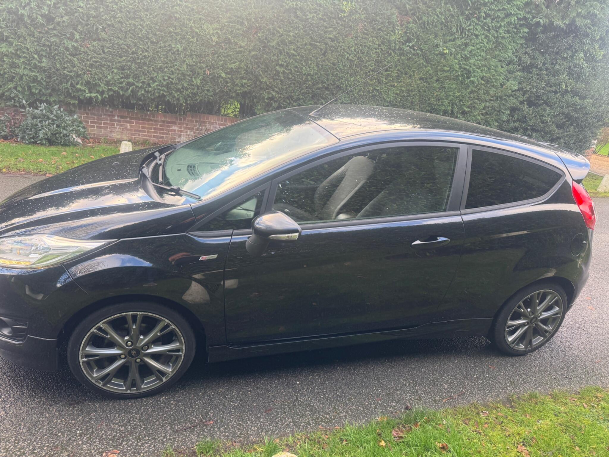 2016 Ford Fiesta image 12