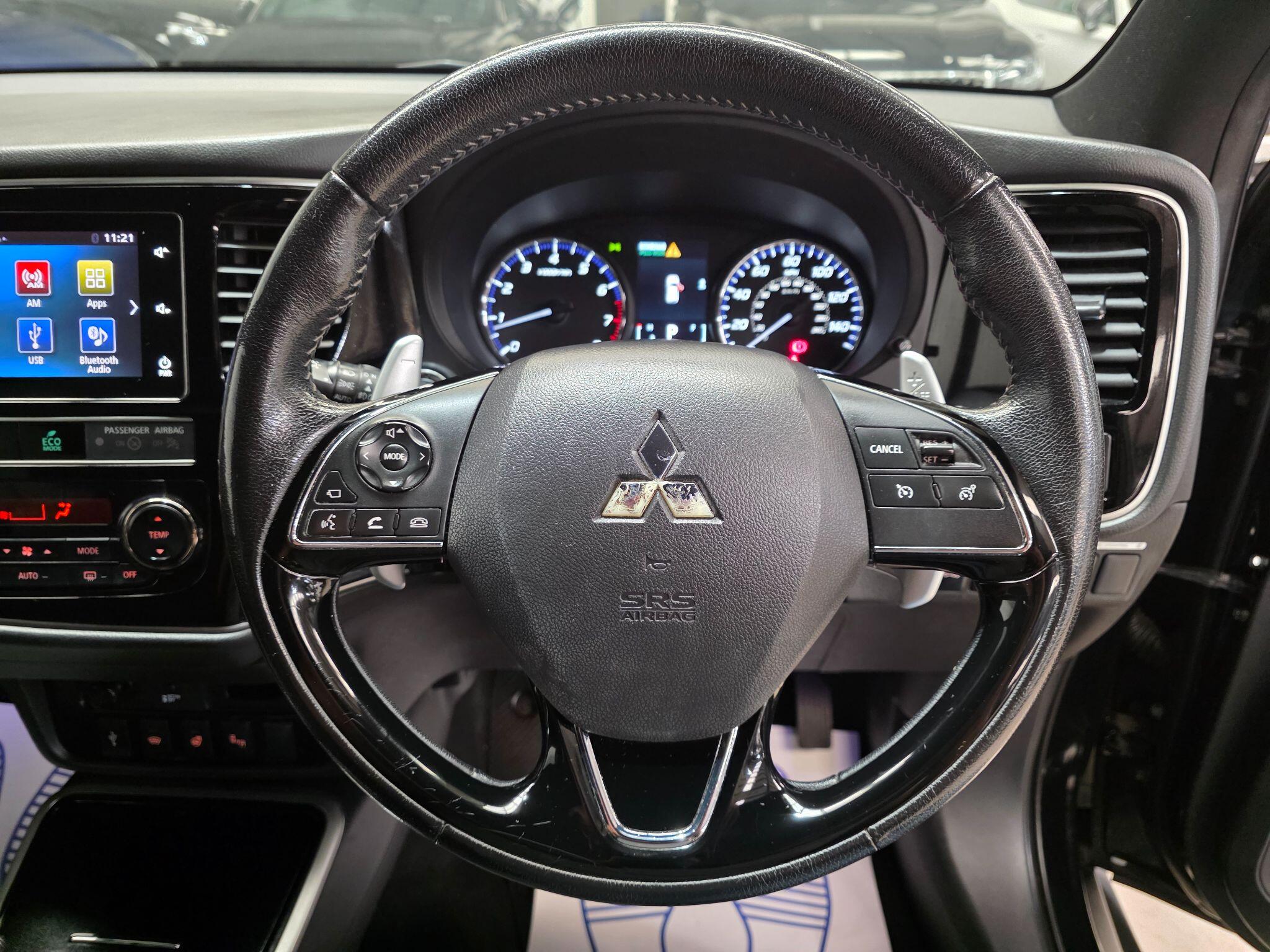 Mitsubishi Outlander view 15