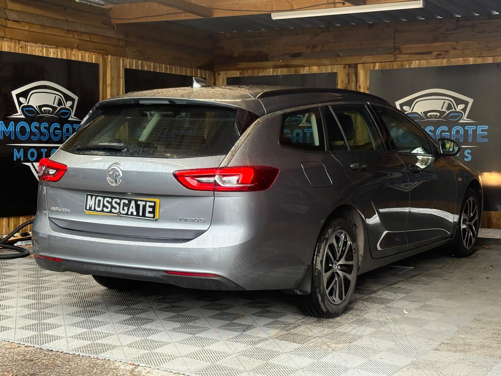 Vauxhall Insignia view 9