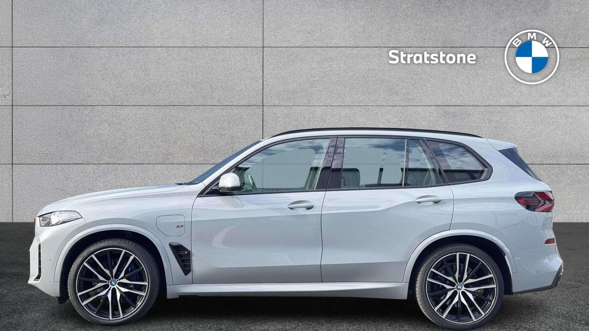 BMW X5 view 3